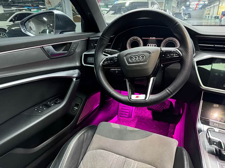 Фото 7 - Audi A6L