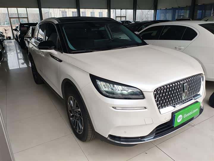 Фото 4 - Lincoln Corsair