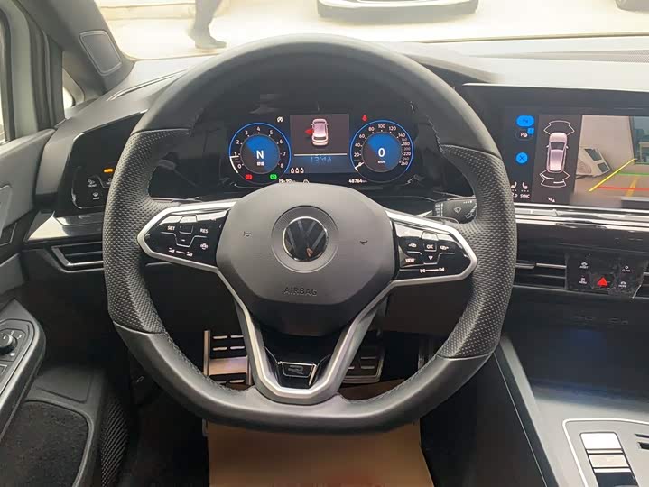 Фото 3 - Volkswagen Golf