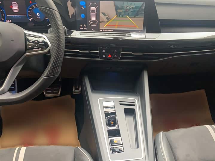 Фото 5 - Volkswagen Golf