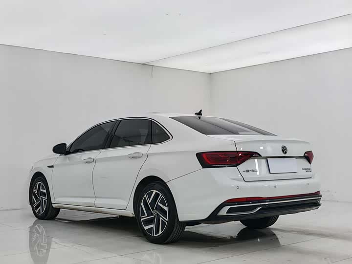 Фото 4 - Volkswagen Sagitar L