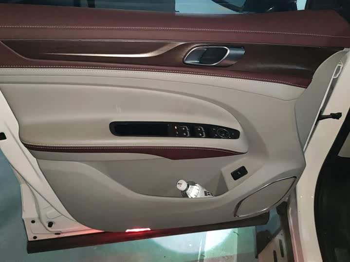 Фото 6 - Ford Equator