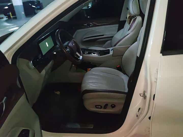 Фото 8 - Ford Equator