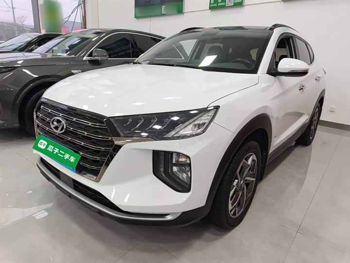 Фото 2 - Hyundai Tucson L