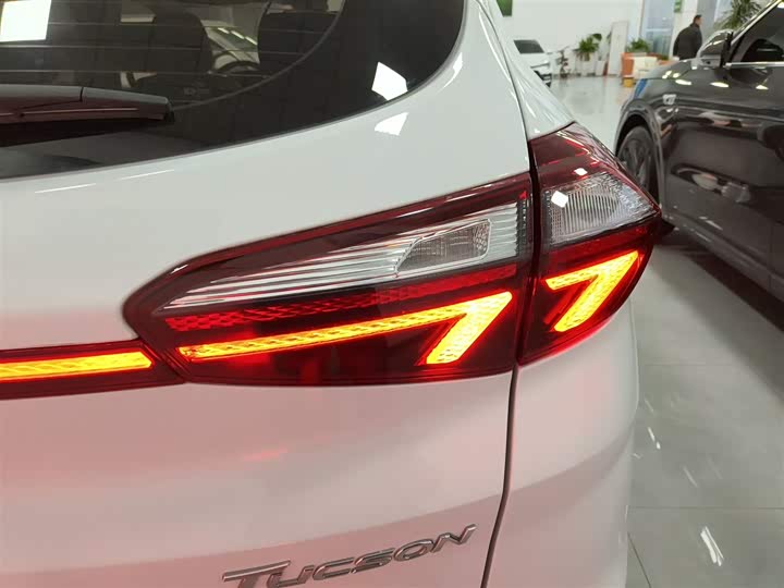 Фото 8 - Hyundai Tucson L