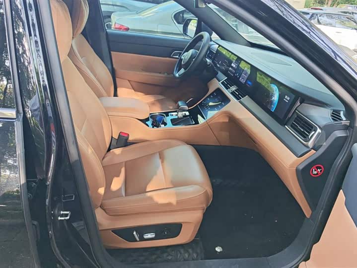 Фото 8 - LiXiang One