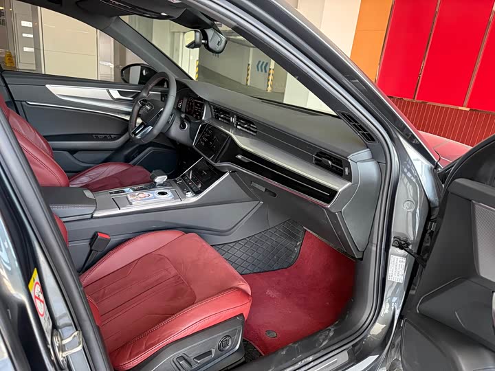 Фото 8 - Audi A6L