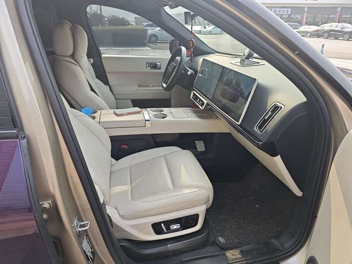 Фото 8 - LiXiang L9