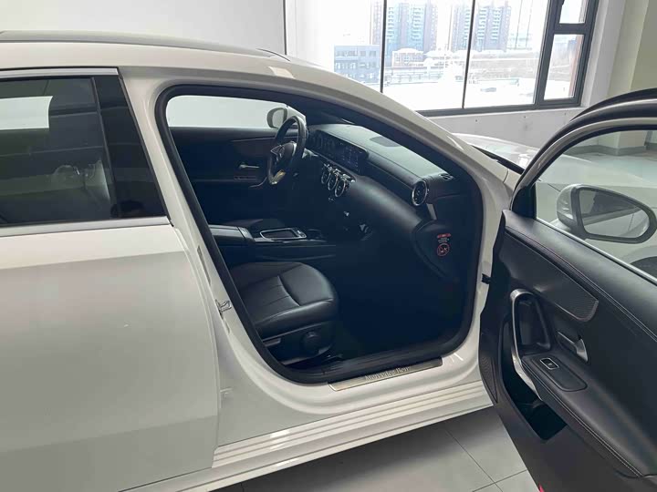 Фото 7 - Mercedes-Benz A-Class