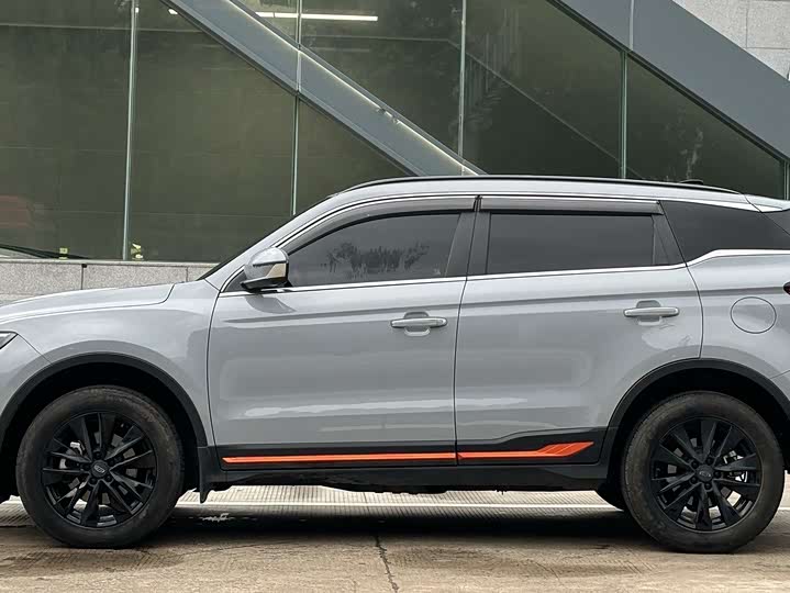 Фото 3 - Geely Atlas