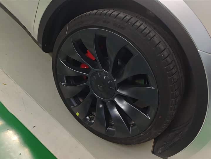 Фото 6 - Tesla Model Y