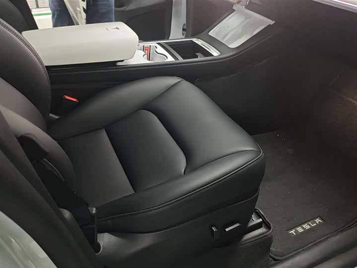 Фото 8 - Tesla Model Y