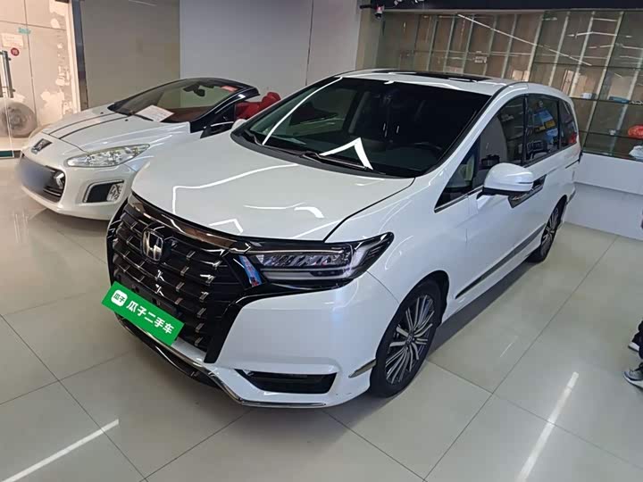 Фото 1 - Honda Elysion