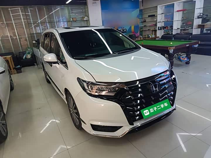 Фото 4 - Honda Elysion