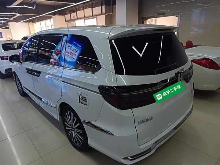 Фото 5 - Honda Elysion