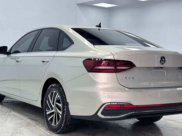 Фото 4 - Volkswagen Lavida