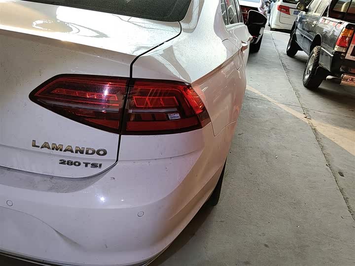 Фото 8 - Volkswagen Lamando L