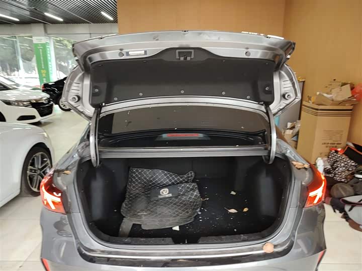 Фото 9 - Changan Eado Plus