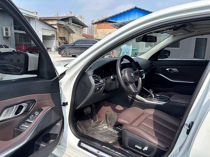 Фото 9 - BMW 3 Series