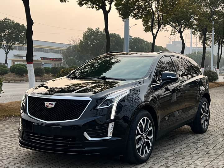 Фото 1 - Cadillac XT5