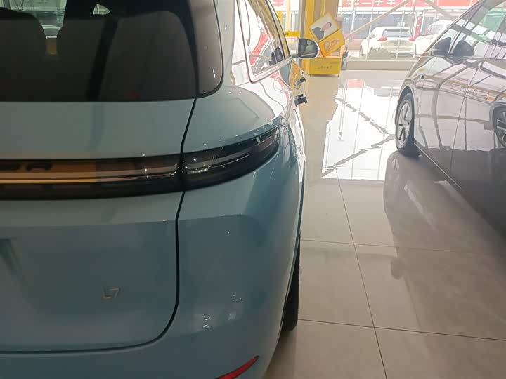 Фото 8 - LiXiang L7