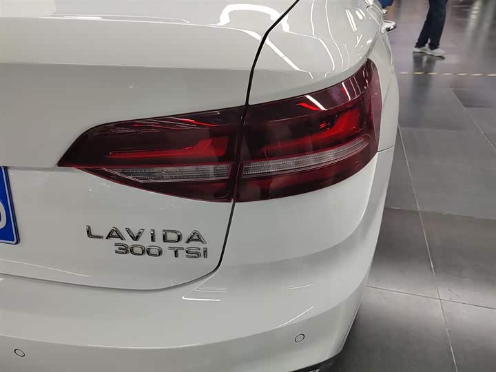 Фото 8 - Volkswagen Lavida