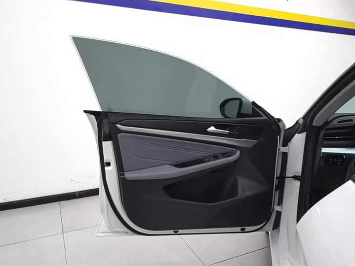 Фото 7 - Volkswagen Lamando L