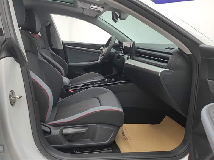 Фото 8 - Volkswagen Lamando L