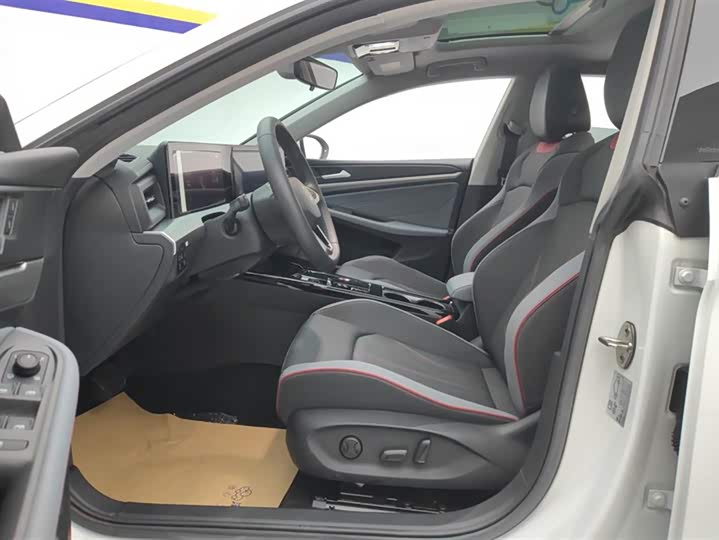 Фото 9 - Volkswagen Lamando L