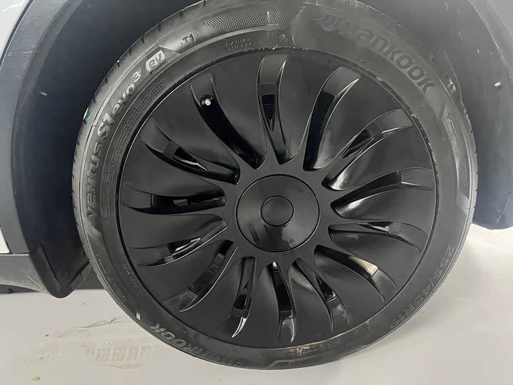 Фото 7 - Tesla Model Y