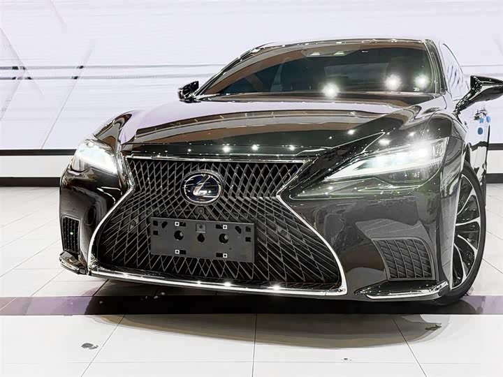 Фото 5 - Lexus LS