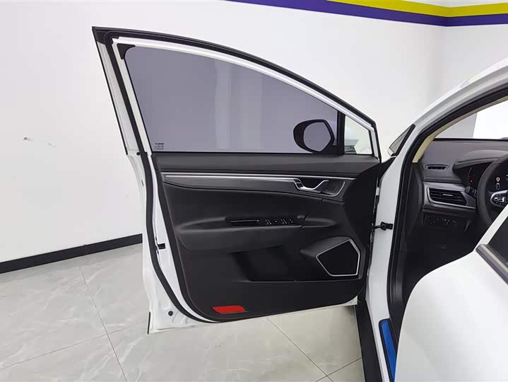 Фото 7 - Geely Emgrand GS