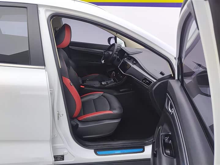 Фото 8 - Geely Emgrand GS