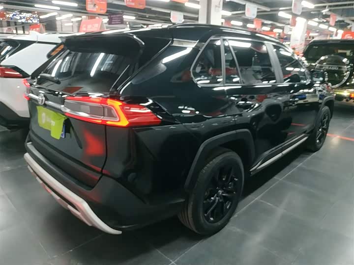 Фото 7 - Toyota Wildlander