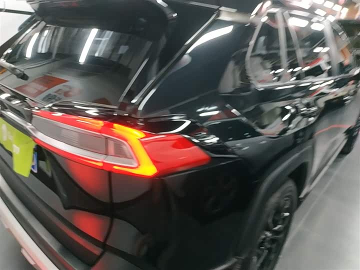 Фото 8 - Toyota Wildlander