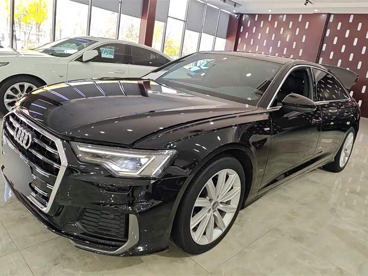 Фото 1 - Audi A6L