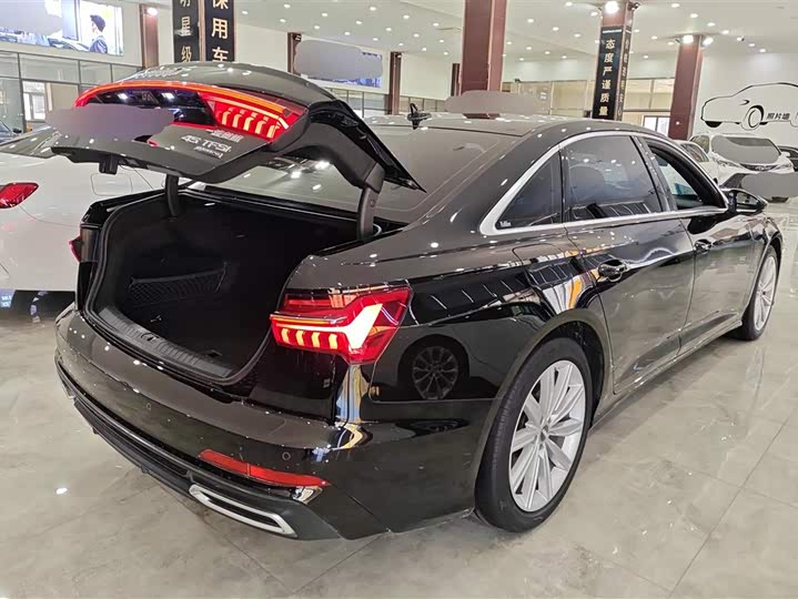 Фото 3 - Audi A6L