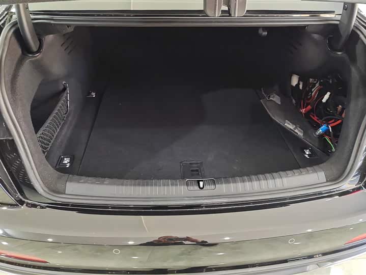 Фото 4 - Audi A6L