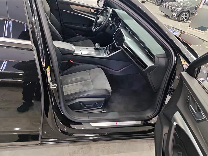 Фото 8 - Audi A6L