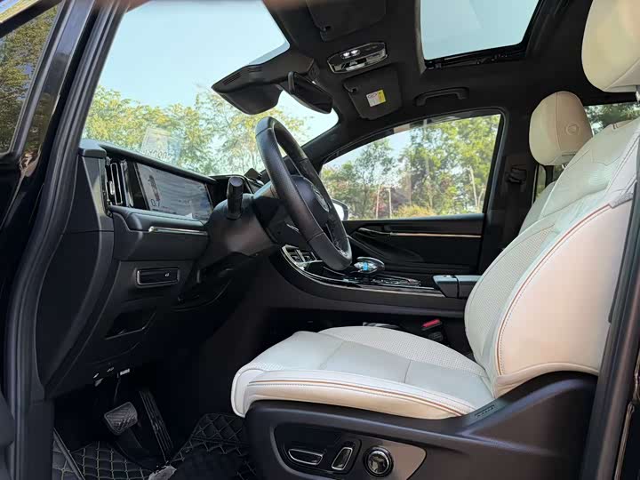 Фото 4 - GAC Trumpchi M8