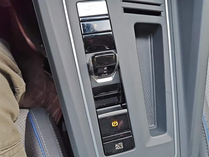 Фото 7 - Volkswagen Golf