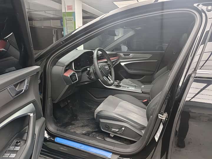 Фото 6 - Audi A6L