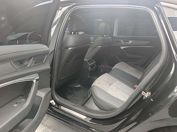 Фото 7 - Audi A6L