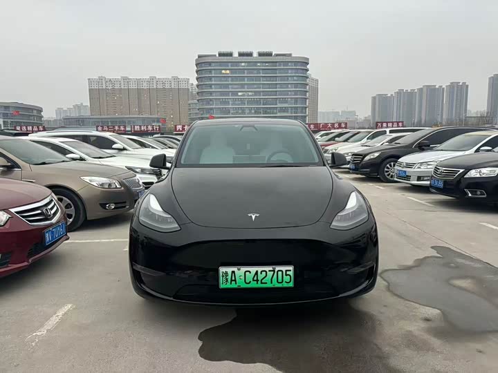 Фото 1 - Tesla Model Y