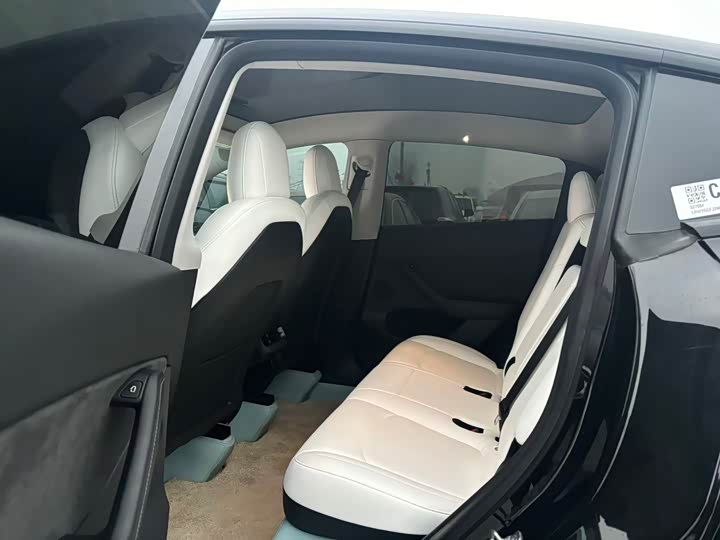 Фото 3 - Tesla Model Y