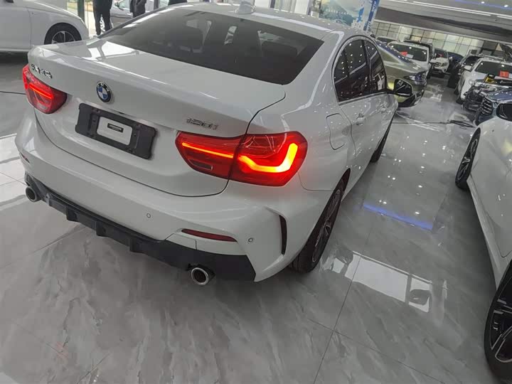 Фото 8 - BMW 1 Series