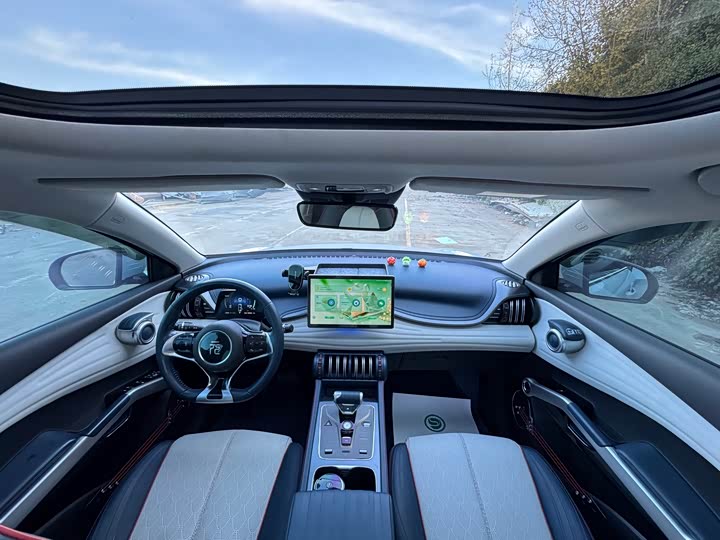 Фото 8 - BYD Yuan Plus