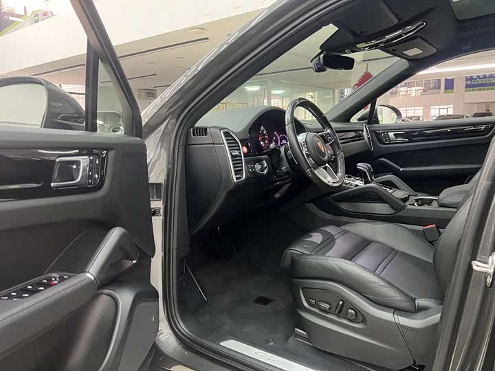 Фото 9 - Porsche Cayenne