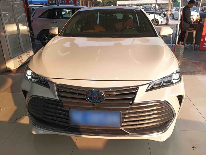 Фото 2 - Toyota Avalon