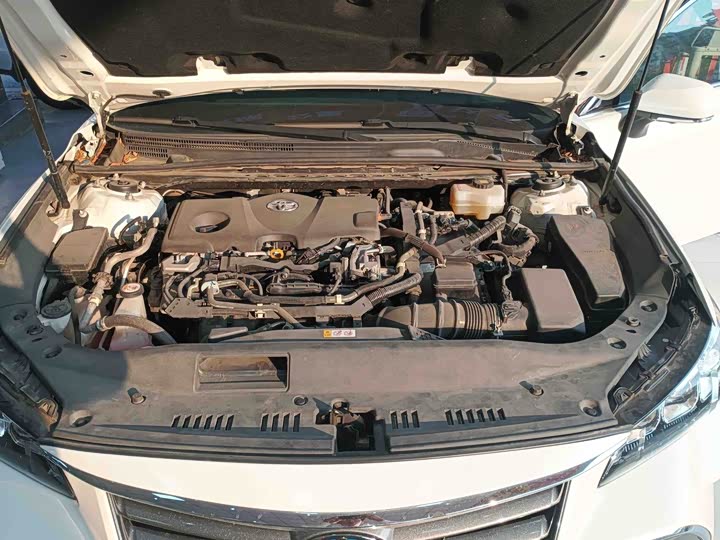 Фото 9 - Toyota Avalon